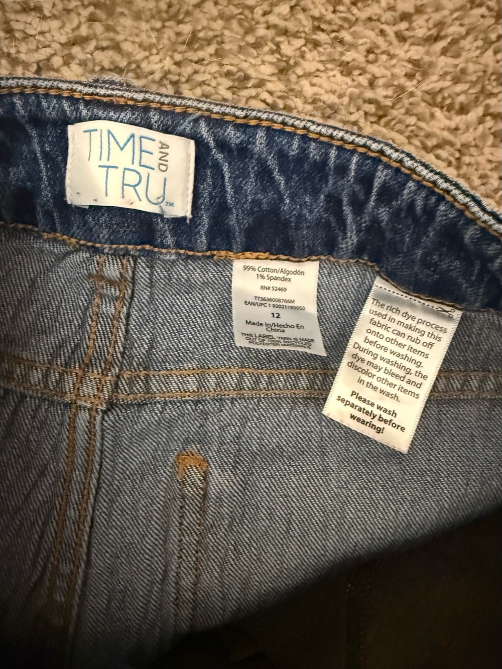 Barrel Jeans Diagonal Seam Time and Tru Blue High-Rise Straight Jeans Size 12 - Picture 2 of 6